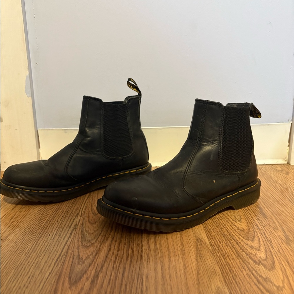 Women’s doc martens size 11